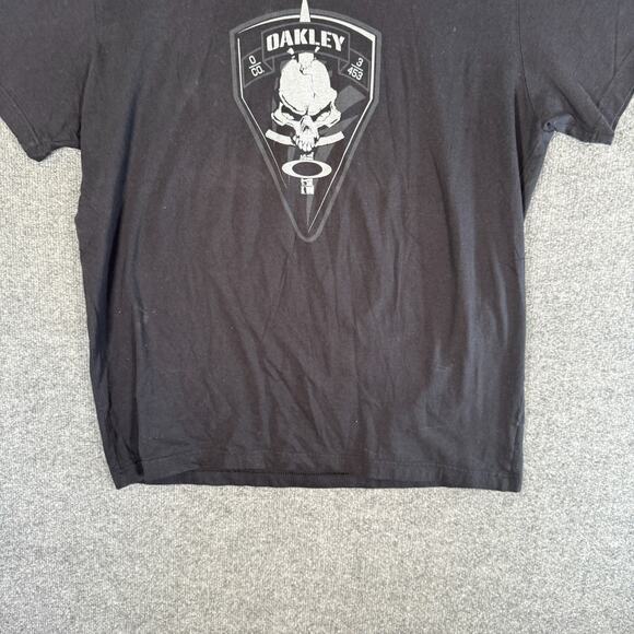 Oakley Shirt Mens XL Black Skull Logo Retro Y2K Tshirt Crewneck Casual - Picture 2 of 10
